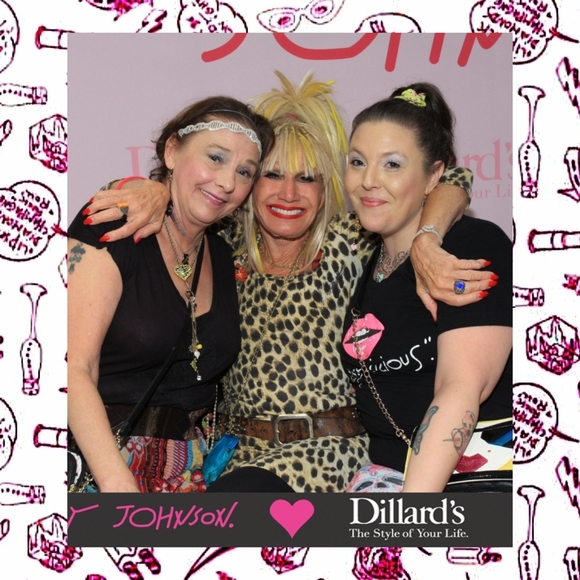 Meet your Posher - Picture 2 of 5